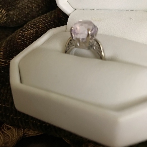 Pale Amethyst 14k White Gold Ring - Picture 4 of 5